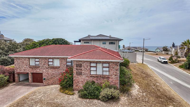 4 Bedroom Property for Sale in Bayview Western Cape